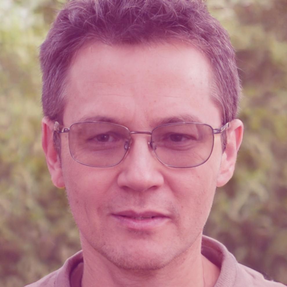 Webinar eğitmeni Deniz Kaya